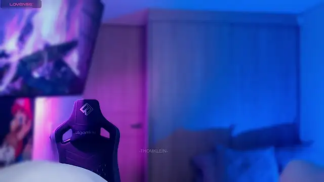 Snapshot of thomklein chatting on February 2026 07:14:01 PM thomklein online show from February 2026 07:14:01 PM