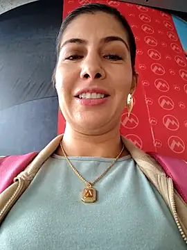 scarlett moore online show from December 2025 04:07:01 PM