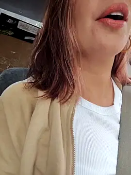 scarlett moore online show from December 2025 04:49:01 PM