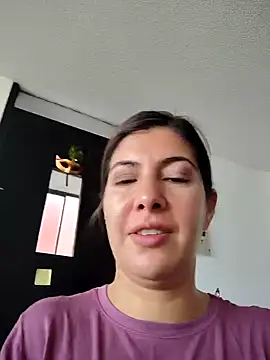 scarlett moore online show from December 2025 12:43:02 PM