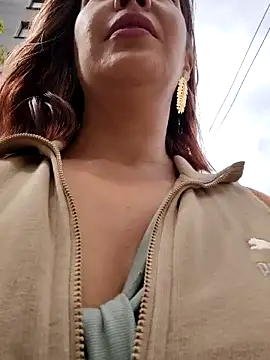 scarlett moore online show from October 2025 01:45:01 PM