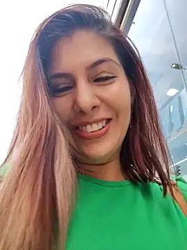 scarlett moore online show from December 2025 03:16:02 PM