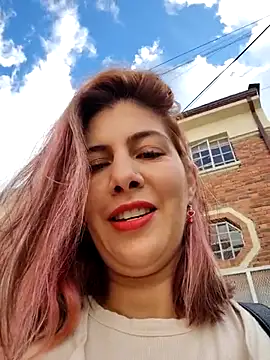 scarlett moore online show from January 2026 02:11:02 PM