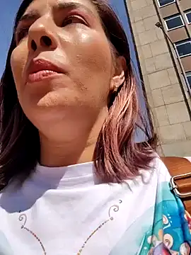 scarlett moore online show from December 2025 03:07:01 PM