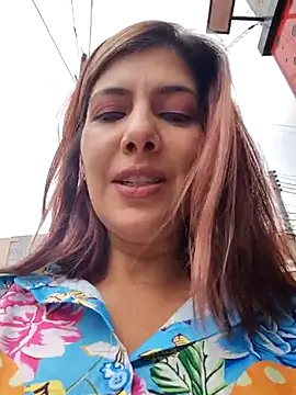 scarlett moore online show from November 2025 03:45:01 PM