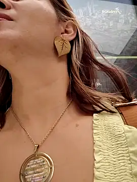 scarlett moore online show from March 2026 04:40:02 PM