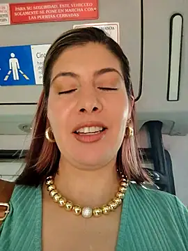 scarlett moore online show from October 2025 01:34:02 PM