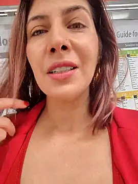 scarlett moore online show from November 2025 04:29:01 PM