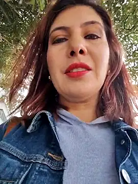 scarlett moore online show from November 2025 04:29:01 PM