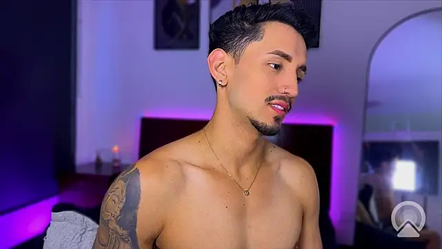 AxelKing1326 online show from January 2026 10:35:01 PM