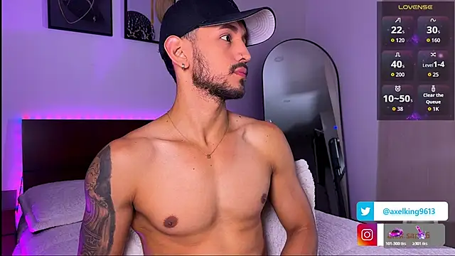 AxelKing1326 online show from October 2025 10:31:02 PM