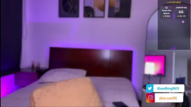 AxelKing1326 online show from November 2025 10:35:01 PM