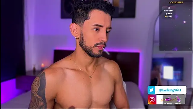 AxelKing1326 online show from November 2025 09:41:01 PM