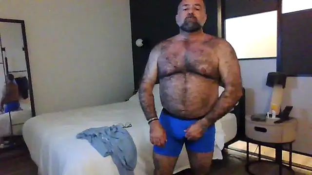 chainjulious online show from April 2026 04:44:01 PM