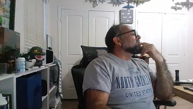 Snapshot of chainjulious chatting on November 2025 01:28:01 PM chainjulious online show from November 2025 01:28:01 PM