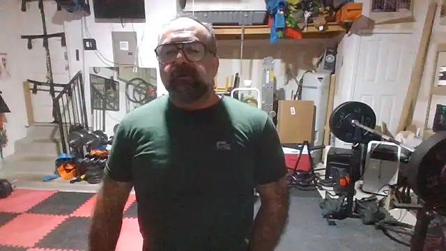 Snapshot of chainjulious chatting on November 2025 05:05:01 PM chainjulious online show from November 2025 05:05:01 PM