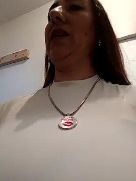 Mia Novikov online show from April 2026 05:10:01 PM