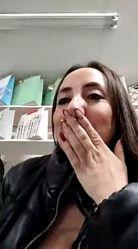 Snapshot of Mia_Novikov chatting on January 2025 02:50:01 AM Mia Novikov online show from January 2025 02:50:01 AM