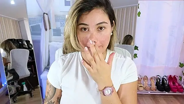 Tawny cox online show from November 2025 03:17:01 PM