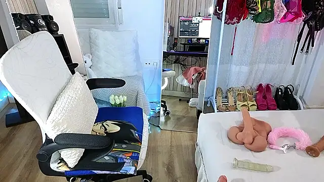 Tawny cox online show from February 2026 11:19:02 AM