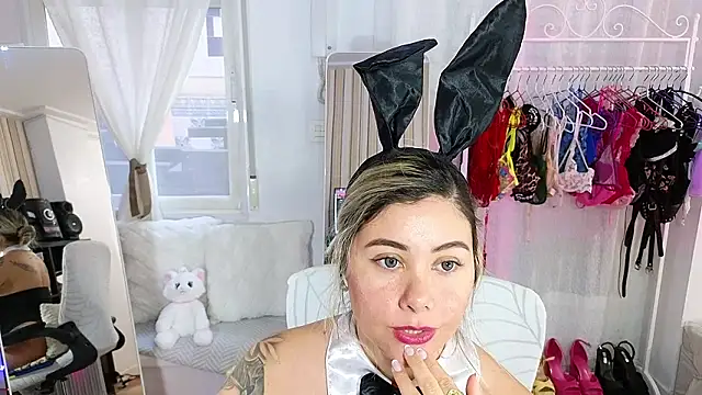 Tawny cox online show from February 2026 09:53:02 AM