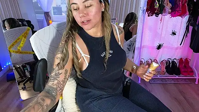 Tawny cox online show from October 2025 03:02:02 PM