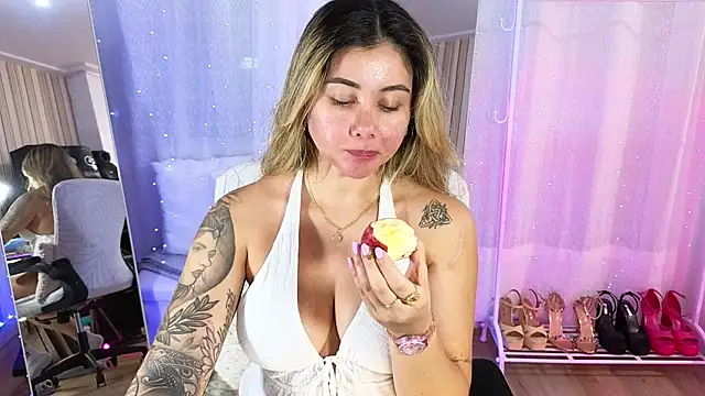 Tawny cox online show from November 2025 10:52:02 AM