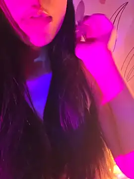 aloneathome online show from December 2025 06:27:01 AM