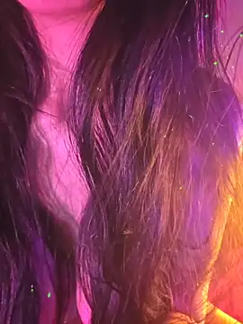 aloneathome online show from December 2025 07:21:01 AM