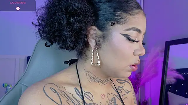 foxxy-lov3 online show from October 2025 12:24:02 PM