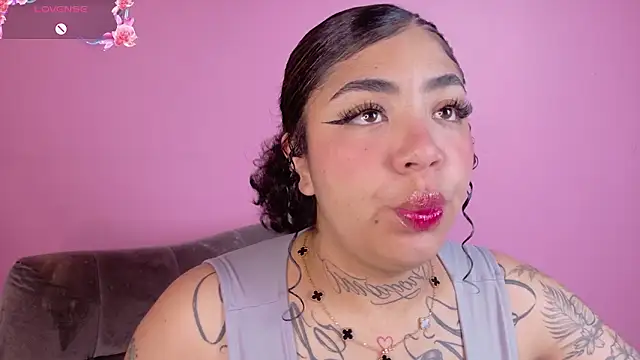 foxxy-lov3 online show from March 2026 12:10:02 PM
