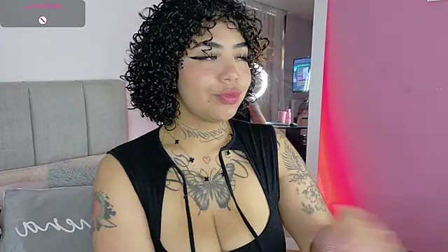 foxxy-lov3 online show from November 2025 12:52:02 PM