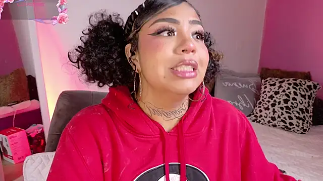 foxxy-lov3 online show from February 2026 02:25:01 PM