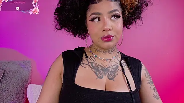 foxxy-lov3 online show from March 2026 01:39:01 PM