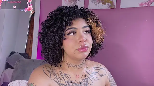 foxxy-lov3 online show from March 2026 02:28:01 PM