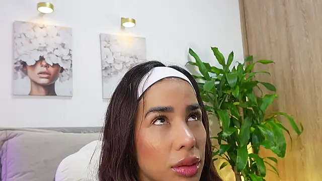 katie cruz online show from May 2026 11:09:01 AM
