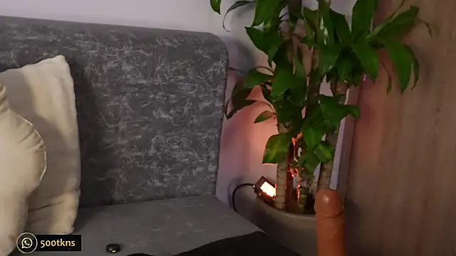 Snapshot of katie_cruz chatting on November 2025 11:13:02 AM katie cruz online show from November 2025 11:13:02 AM