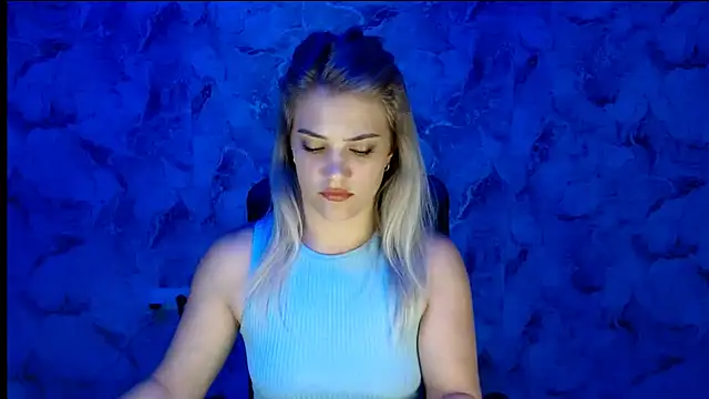 Snapshot of nika_gold1 chatting on September 2025 06:19:01 PM nika gold1 online show from September 2025 06:19:01 PM