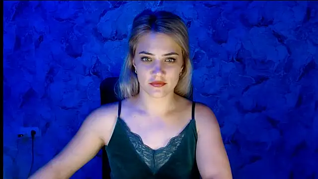 Snapshot of nika_gold1 chatting on September 2025 05:08:01 PM nika gold1 online show from September 2025 05:08:01 PM