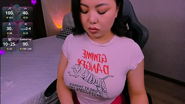 Snapshot of HinaJeen chatting on December 2025 09:19:02 AM HinaJeen online show from December 2025 09:19:02 AM