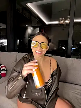 Snapshot of SexOnMyLvL chatting on November 2025 09:07:01 PM SexOnMyLvL online show from November 2025 09:07:01 PM