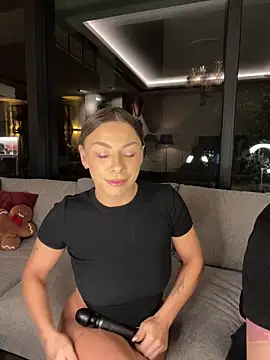 Snapshot of SexOnMyLvL chatting on December 2025 09:42:02 PM SexOnMyLvL online show from December 2025 09:42:02 PM