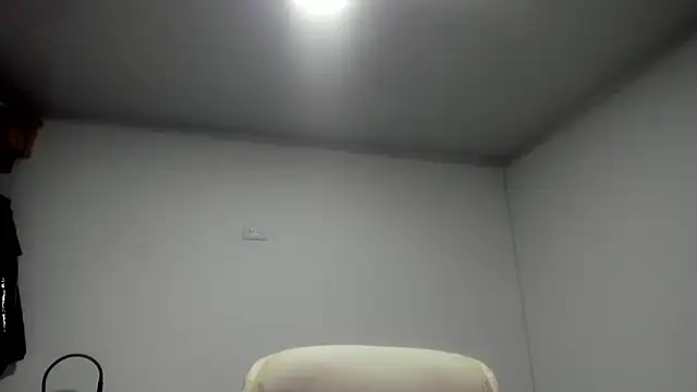dominique21  online show from October 2025 01:07:02 AM