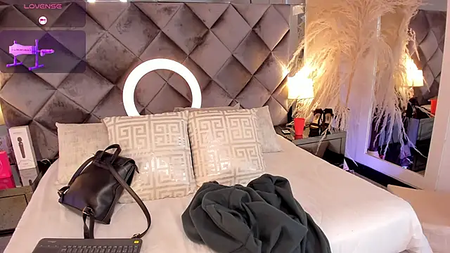 sofhiaa adaams online show from October 2025 03:12:01 PM