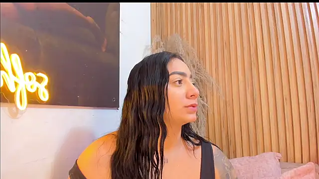 Snapshot of sofhiaa_adaams chatting on June 2026 11:20:02 PM sofhiaa adaams online show from June 2026 11:20:02 PM