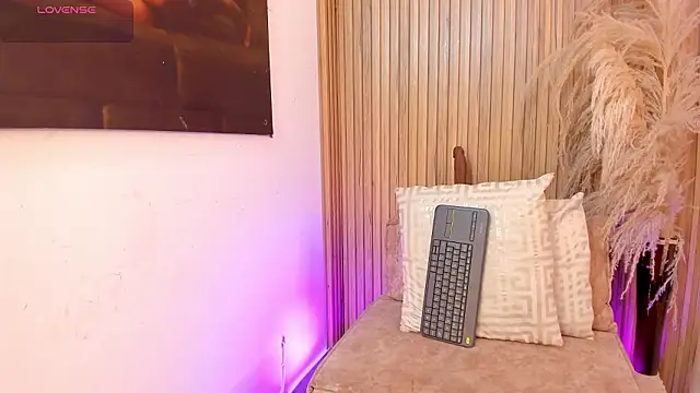 sofhiaa adaams online show from February 2026 10:40:01 PM