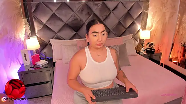 Snapshot of sofhiaa_adaams chatting on September 2025 11:11:02 PM sofhiaa adaams online show from September 2025 11:11:02 PM