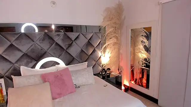 sofhiaa adaams online show from November 2025 10:46:01 PM