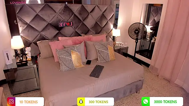 Snapshot of sofhiaa_adaams chatting on March 2025 10:55:02 PM sofhiaa adaams online show from March 2025 10:55:02 PM