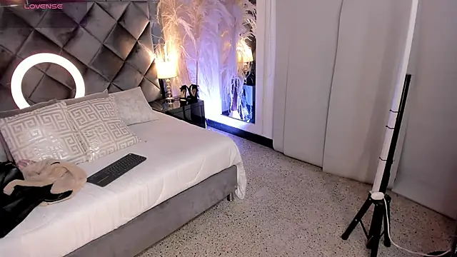 sofhiaa adaams online show from October 2025 10:08:02 PM